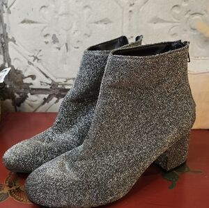New Look Glittering Silver Ankle Booties Zip Back Closure Used Size 5/38 US 7